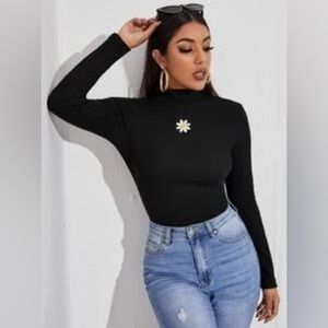 Daisy Embroidered Rib-Knit Long Sleeve Tee